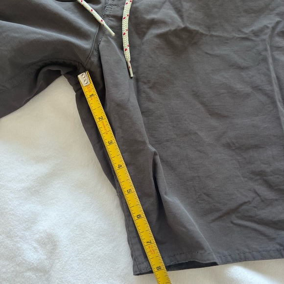 Mollusk Surfshop Boardshorts size 28 - Picture 6 of 6